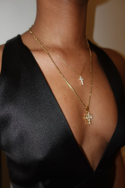 DIAMOND CROSS CANAL NECKLACE