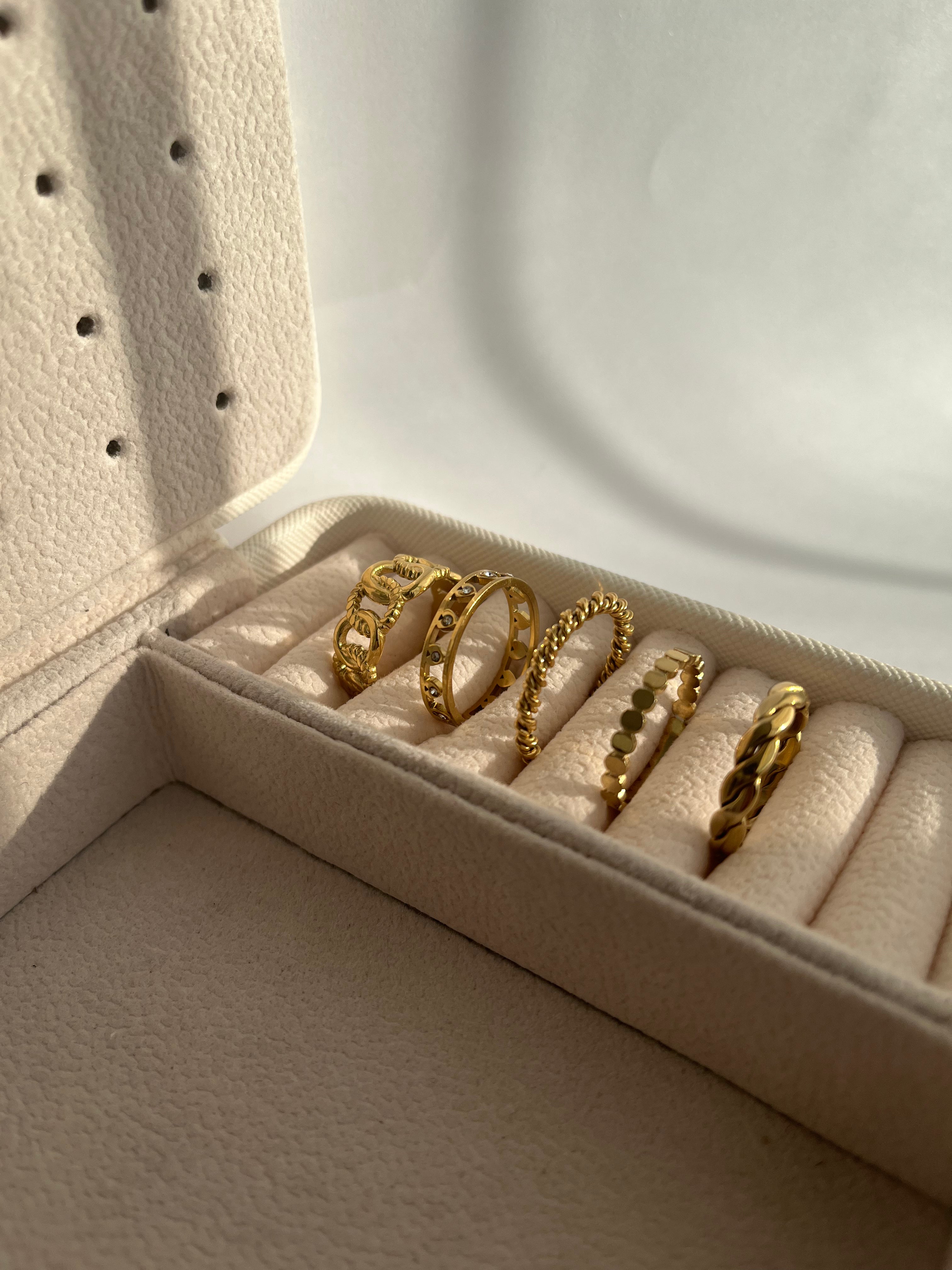 ZAZA RING