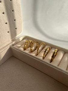 ZAZA RING