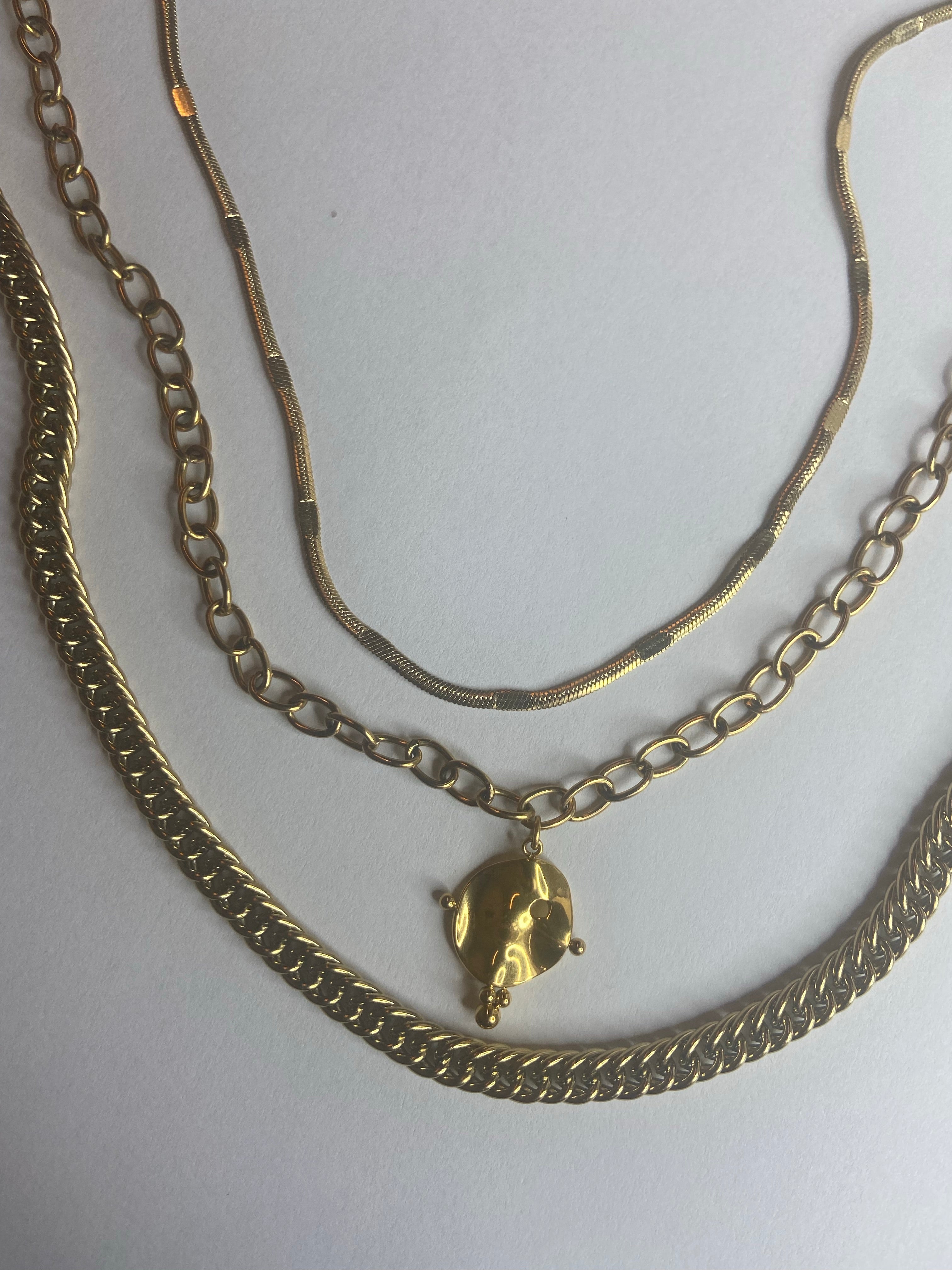 LUCY NECKLACE